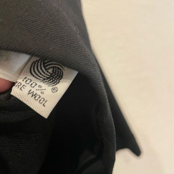 Vintage Gianni Petites Wool Black Cropped Gold Button Lady Jacket Size 12 - Picture 7 of 10